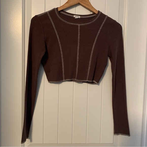 Garage Kylie exposed seams brown fitted long sleeve crop top - Picture 2 of 5